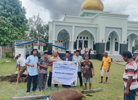 PT NHM Salurkan 66 Ekor Sapi Kurban untuk Masyarakat Lingkar Tambang