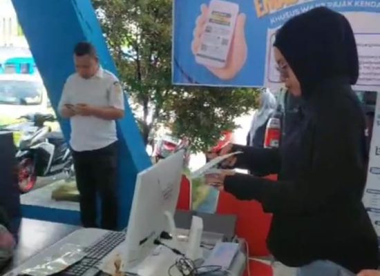 Samsat Keliling di Gamalama Ternate Mudahkan Masyarakat Bayar Pajak, Ada Program Berhadiah Emas