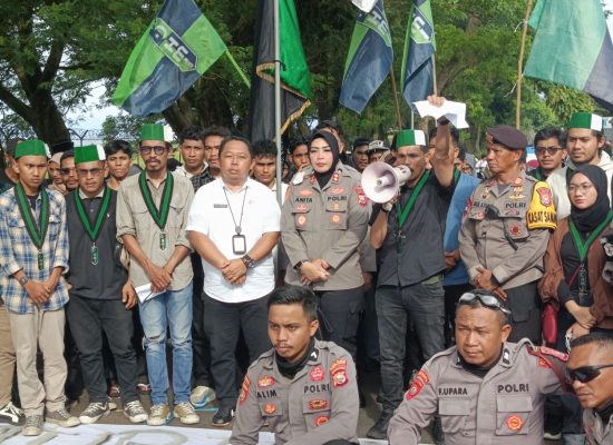 Gelar Aksi di Bandara, HMI Desak Pemkot dan Kapolres Tindak Tegas Mafia BBM di Kota Ternate