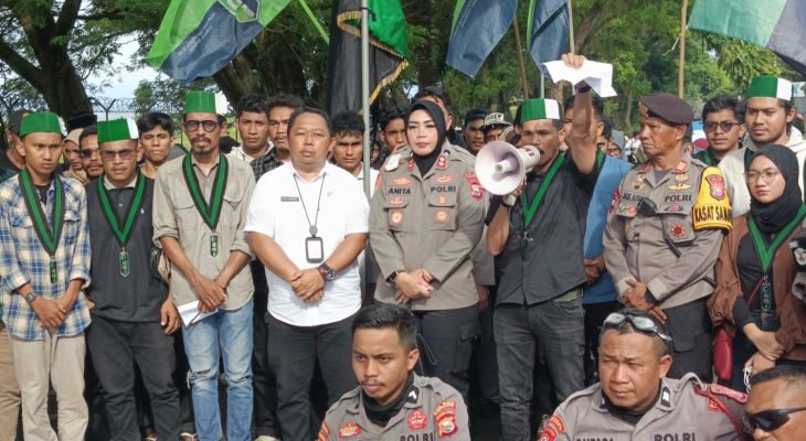 Gelar Aksi di Bandara, HMI Desak Pemkot dan Kapolres Tindak Tegas Mafia BBM di Kota Ternate