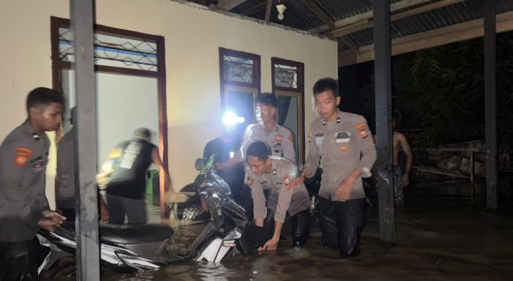 Polres Halteng Evakuasi Warga Terdampak Banjir, Masyarakat Diminta Tetap Ihktiar