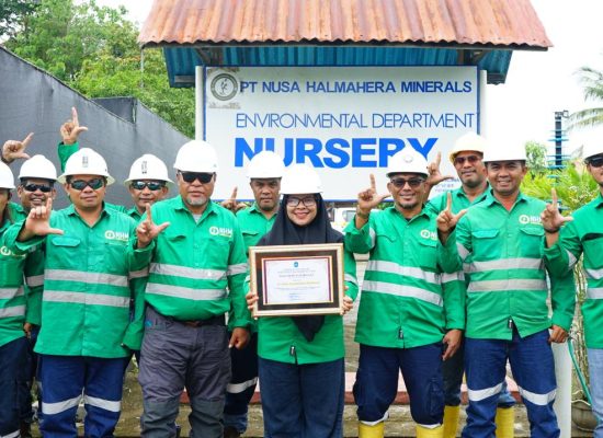 Bupati Halmahera Utara Beri Penghargaan ke NHM karena Aktif dalam Kegiatan Pengelolaan Lingkungan