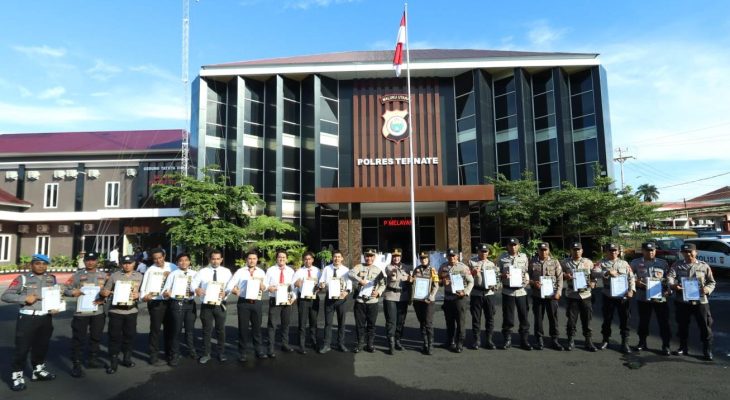 Aktif Berantas Miras, Personel Polsek KP3 Ahmad Yani Ternate Dapat Penghargaan dari Kapolres