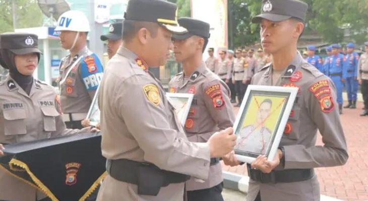 Kapolres Sula Pimpin Upacara PTDH 3 Anggota Polisi