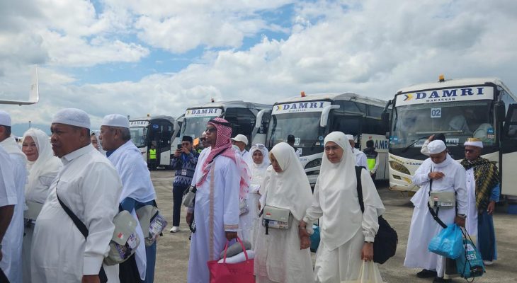 Jemaah Haji Maluku Utara Tiba di Ternate, Disambut Haru Keluarga
