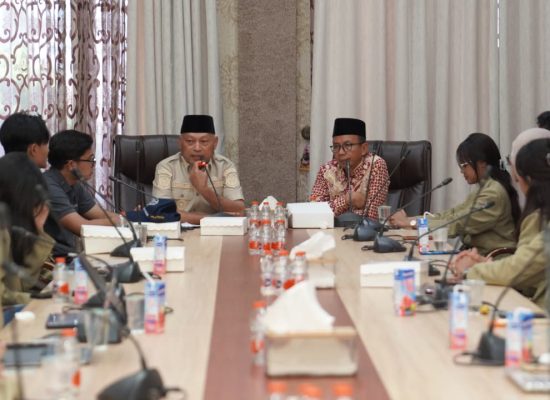 Wagub Malut Sambut Mahasiswa UGM yang Akan KKN di Pulau Morotai