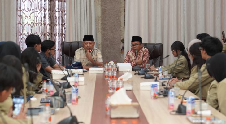 Wagub Malut Sambut Mahasiswa UGM yang Akan KKN di Pulau Morotai
