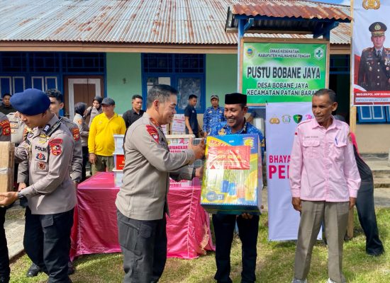 Kapolda Maluku Utara Salurkan Bantuan di Sibenpopo dan Banemo