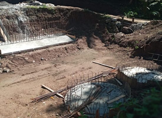 Proyek Jembatan Ake Busale Senilai Rp3,311 Miliar Terhenti, Warga Desa Cango Terpaksa Gunakan Jembatan Darurat