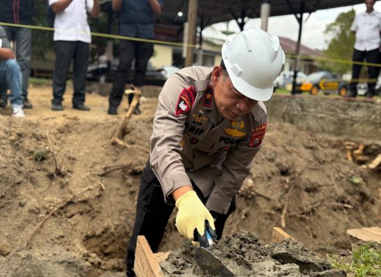 Kapolda Arif Budiman Lakukan Peletakan Batu Pertama Pembangunan Gedung SPKT Polres Halmahera Tengah