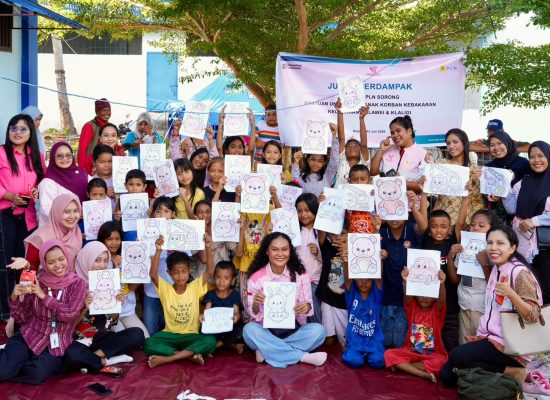 Tawa dan Warna Ceria Kembali Hadir, Srikandi PLN Hibur Anak-Anak Korban Kebakaran di Sorong