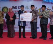 Pemprov Malut Serahkan Ambulans untuk RSI PKU Muhammadiyah pada Milad ke-15