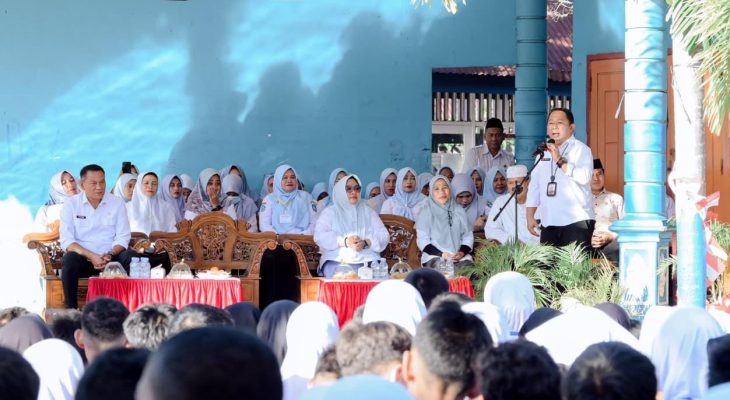 Sekda Kota Ternate Monitoring Pelaksanaan MPLS di SMP Negeri 2 