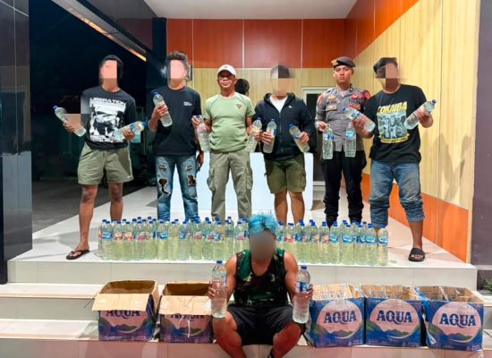 Polres Ternate Razia 210 Botol Cap Tikus di Kalumata