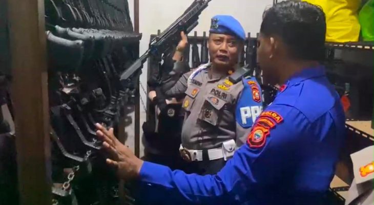 Bidpropam Polda Maluku Utara Periksa Senjata Personel Ditpolairud