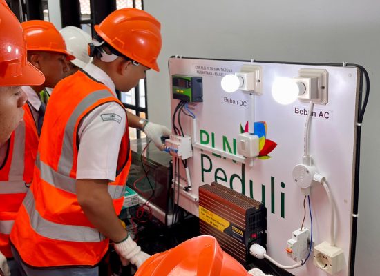Siapkan SDM Untuk Transisi Energi, PLN dan IT PLN Beri Pelatihan Energi Terbarukan Bagi Siswa SMA