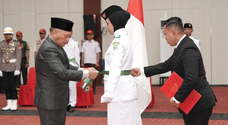 Wakil Gubernur Sarbin Kukuhkan 32 Paskibraka Maluku Utara 2026