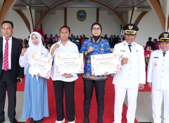 Pemda dan KONI Haltim Beri Bonus Atlet Peraih Medali di Porprov Malut, Ricky: Bentuk Apresiasi dan Motivasi