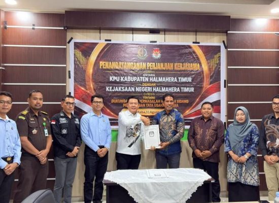 Kejari Haltim dan KPU Teken PKS, Perkuat Pendampingan Hukum Bidang Perdata dan TUN