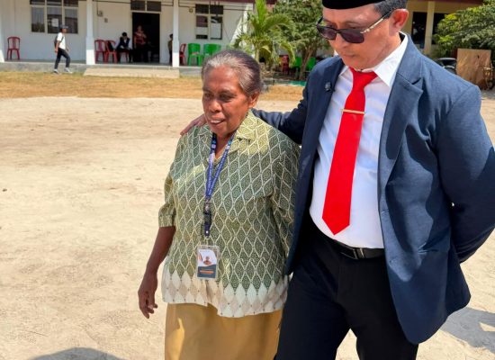 Ibu Agustina Rumthe, Guru Sepuh yang Mengabdi di Ujung Pasifik