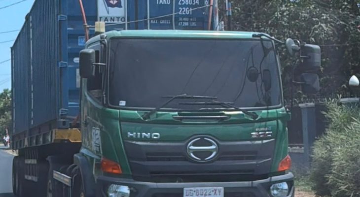 Warga Keluhkan Trailer Pengangkut Kontainer PT NICO Tanpa Pengawalan Polisi