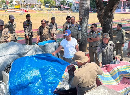 Satpol PP Ternate Tertibkan Pedagang dan Bersihkan Kawasan Kuliner Jelang Rakernas JKPI
