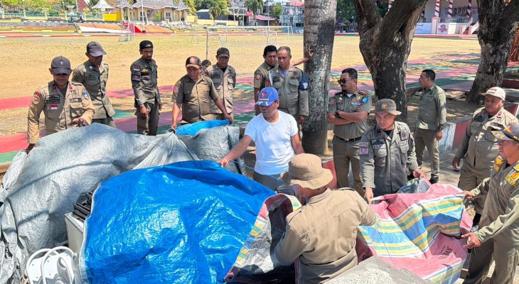 Satpol PP Ternate Tertibkan Pedagang dan Bersihkan Kawasan Kuliner Jelang Rakernas JKPI