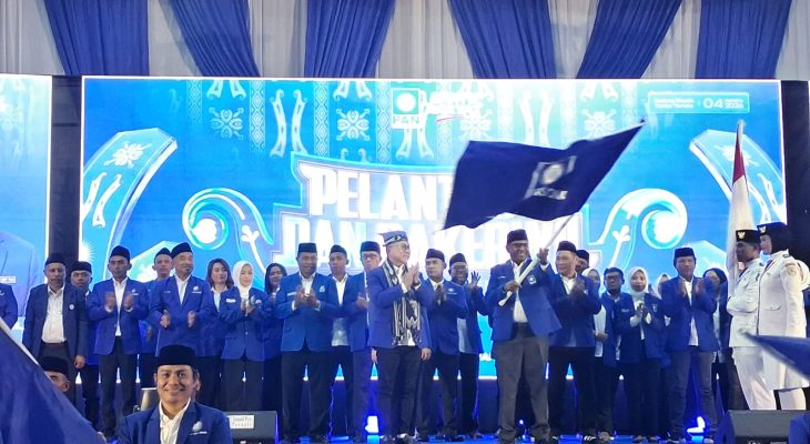 Lantik DPW PAN Malut, Zulhas Pasang Target Tiga Besar di Pemilu 2029