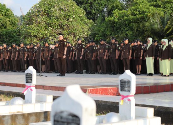 Tommy Kristanto Pimpin Ziarah dan Tabur Bunga di TMP Banau Ternate