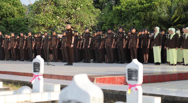 Tommy Kristanto Pimpin Ziarah dan Tabur Bunga di TMP Banau Ternate