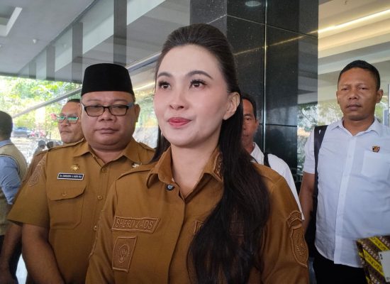 Gunung Ibu Erupsi, Gubernur Sherly Imbau Warga Tenang dan Waspada