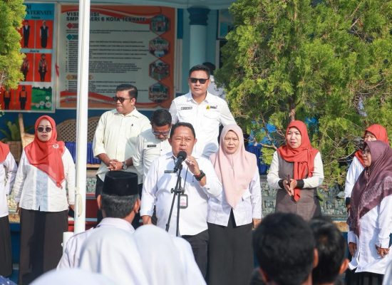 Sekda Kota Ternate Dorong Siswa SMPN 6 Semangat Raih Cita-Cita