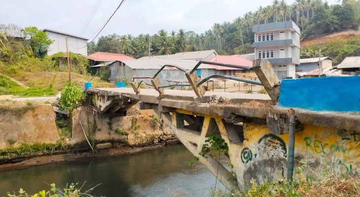 Jembatan Rusak di Desa Gamlamo, Ibu Ancam Keselamatan, Ini Pesan Tegas Warga Ke Wakil Ketua DPRD Provinsi