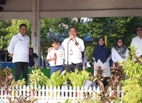Sekda Ajak Guru dan Siswa SMP Negeri 5 Ternate Perkuat Mutu Pendidikan