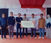Penyerahan solar-powered cold storage dari Pasar Modal Indonesia untuk nelayan di Kelurahan Rua, Pulau Ternate