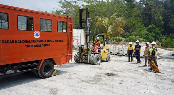 PT NHM Serahkan 8 Unit Tangki Air ke BPBD Halut, Perkuat Penanganan Karhutla