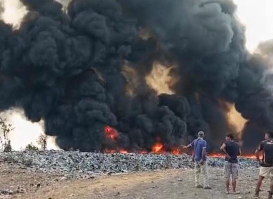 Kebakaran Hebat di TPA Buku Deru Deru Takome, Ternate