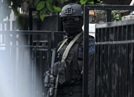 Densus 88 Tangkap Terduga Teroris di Ternate