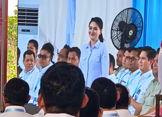 Tepuk Tangan Meriah Saat Sherly Disapa, Prabowo: “Pemilu Masih Lama”