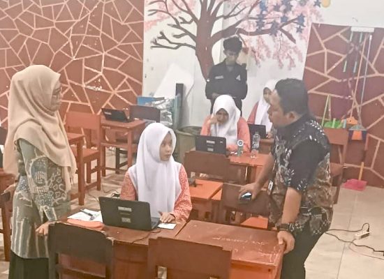 Sekda Rizal Marsaoly Pantau Pra TKA di SMA Negeri 8 Ternate