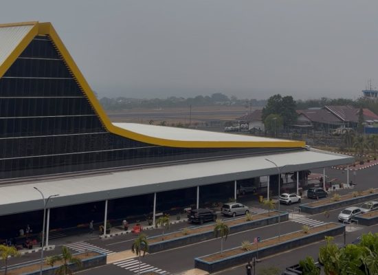 Asap Tebal Ganggu Penerbangan di Bandara Sultan Babullah Ternate