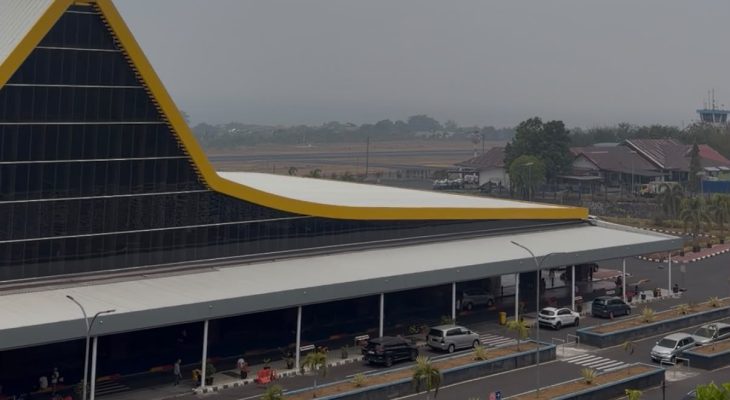 Asap Tebal Ganggu Penerbangan di Bandara Sultan Babullah Ternate