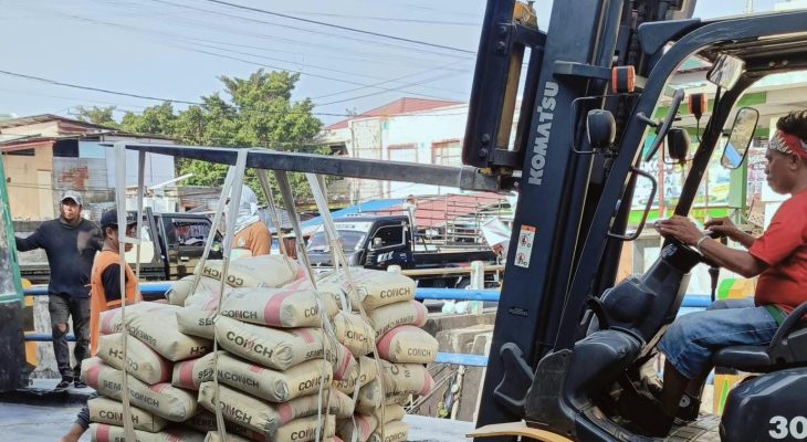 Sempat Kosong, 50 Ribu Sak Semen Tiba di Maluku Utara