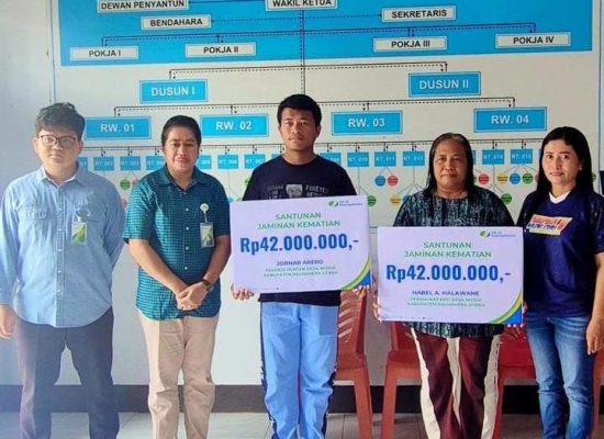 BPJS Ketenagakerjaan Serahkan Santunan JKM kepada Dua Ahli Waris di Desa Wosia Halmahera Utara