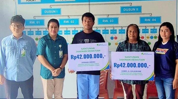 BPJS Ketenagakerjaan Serahkan Santunan JKM kepada Dua Ahli Waris di Desa Wosia Halmahera Utara